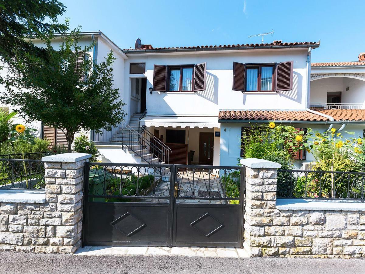 Apartments Nives Пореч Экстерьер фото