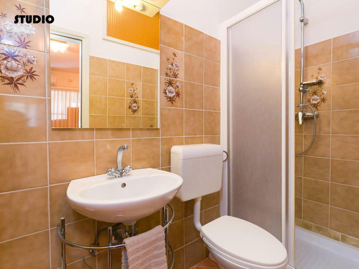 Apartments Nives Пореч Экстерьер фото