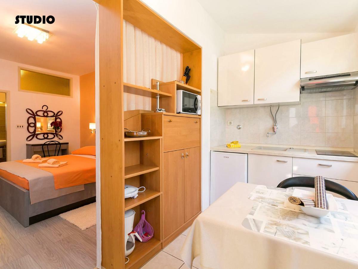 Apartments Nives Пореч Экстерьер фото